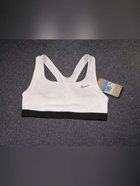 NWT Nike Girls Sports Bra Size M White Black